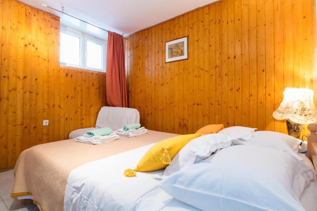 Split Accommodation photo 2