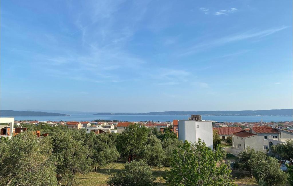 Three-Bedroom Holiday Home In Kastel Stari photo 3