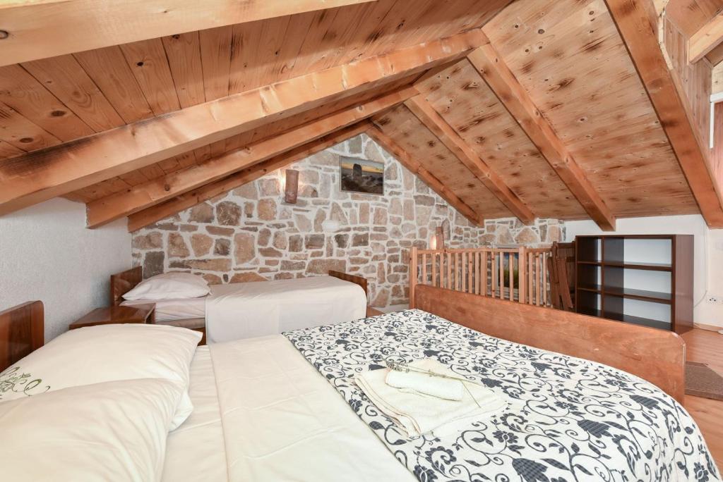 Romantic pet friendly house Orhideja - by Tourist Agency Leut photo 2