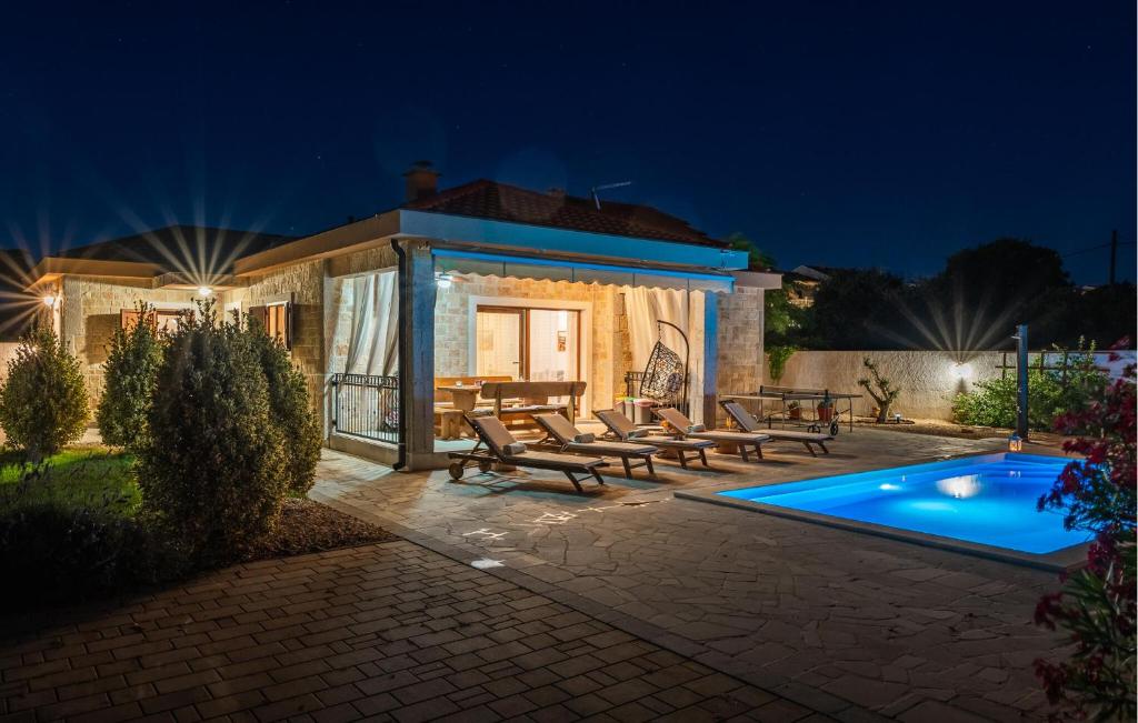 Stunning Home In Vrsi With Sauna — photo 1