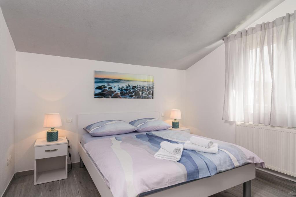 Rooms Anna photo 2