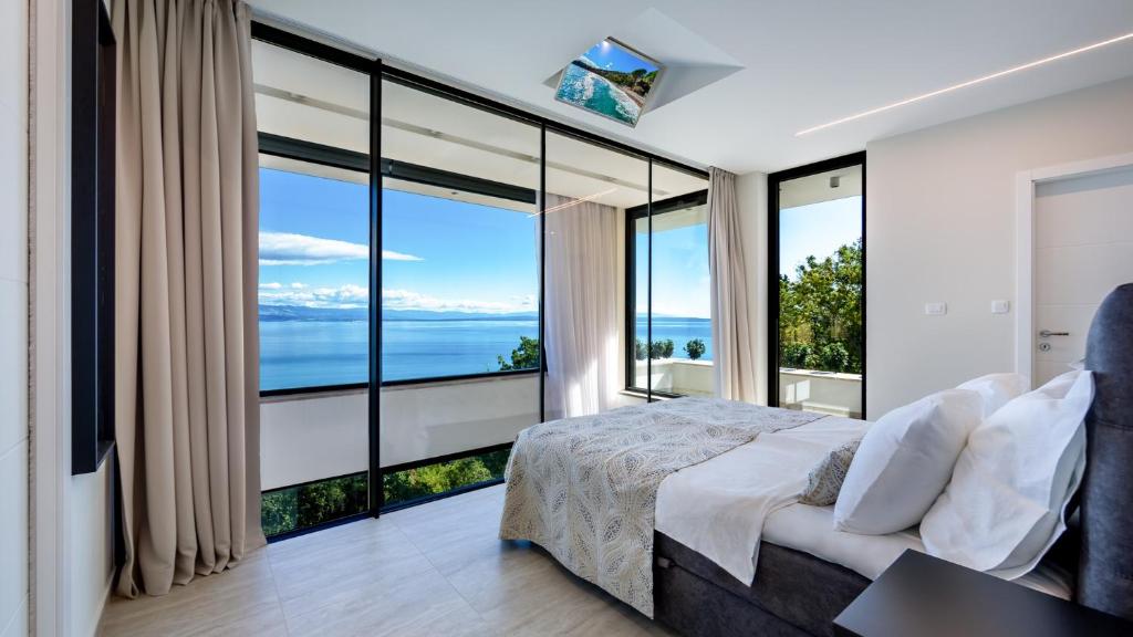 Sky Pool VILLA MEDVEJA photo 2