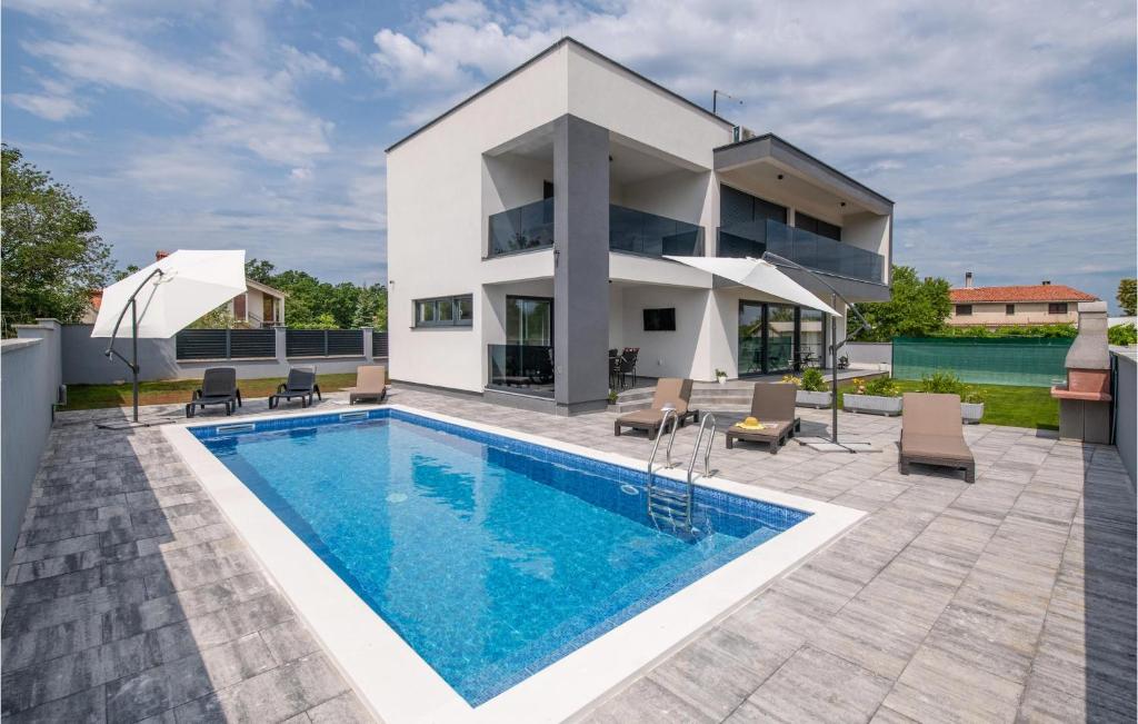 Gorgeous Home In Labin — photo 1