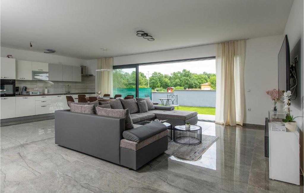 Gorgeous Home In Labin photo 3