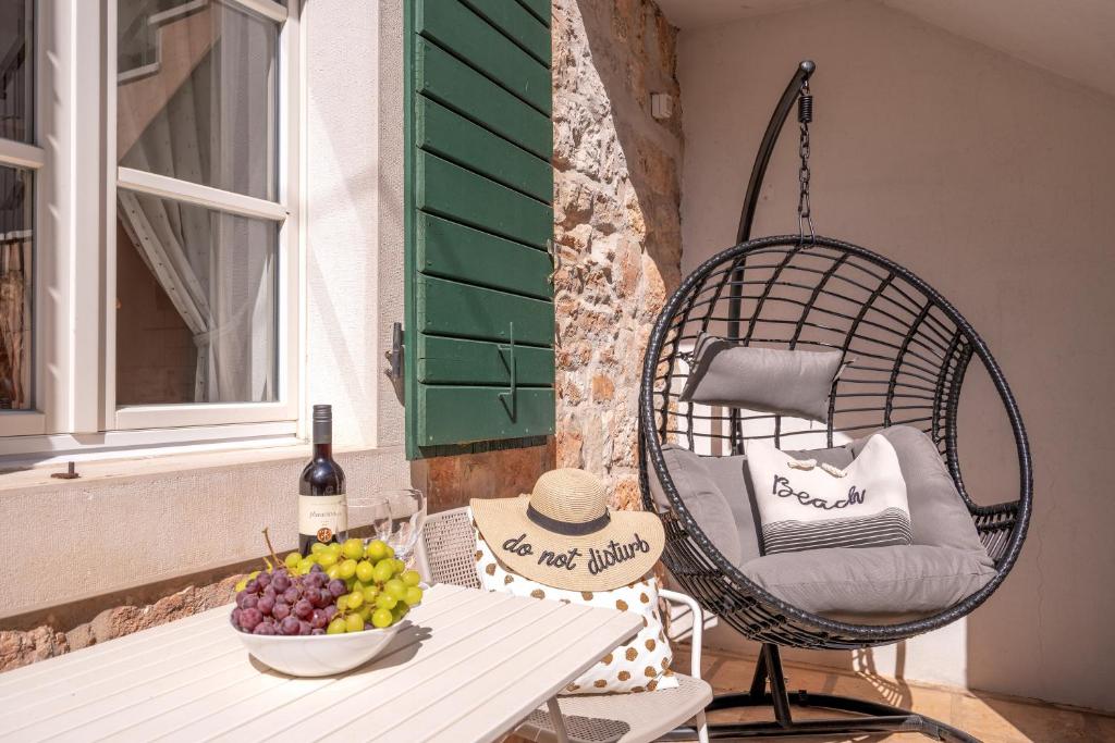 Stonehouse 22 - ZF Hvar photo 2