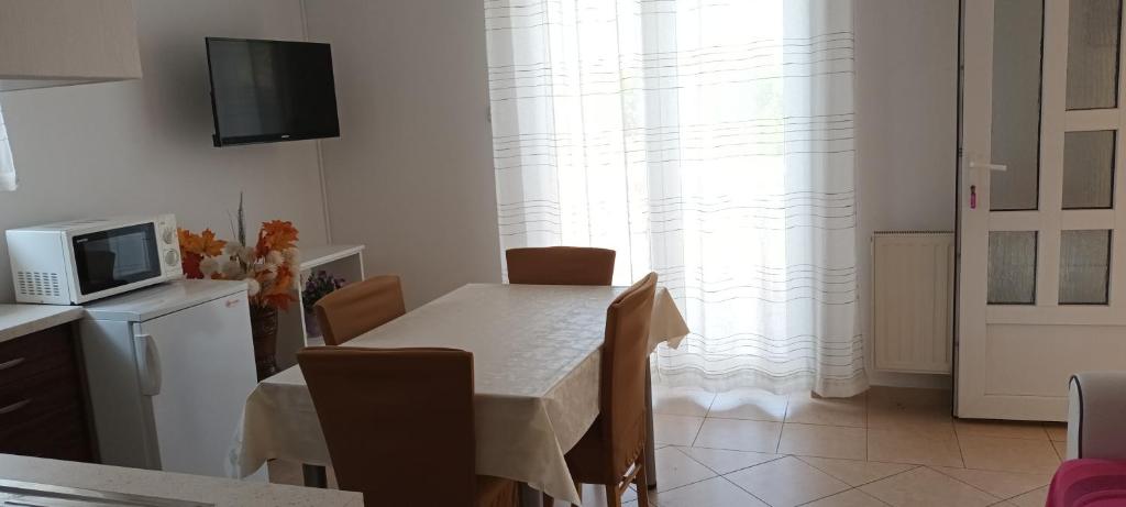 Apartments Nella photo 2