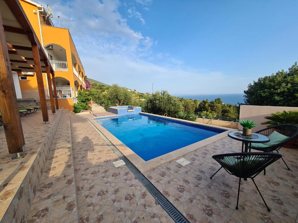 Apartments with a swimming pool Mokalo photo 3