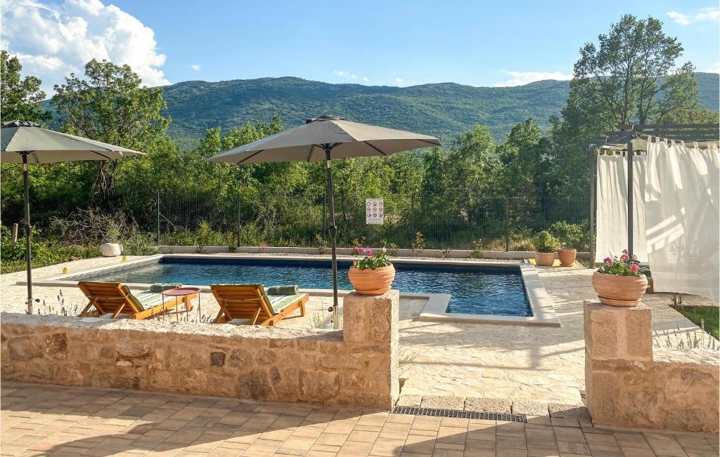 Nice Home In Vrgorac With Wifi photo 2