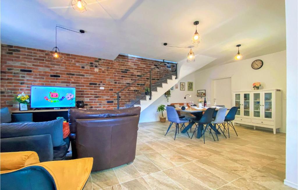 Nice Home In Vrgorac With Wifi photo 3