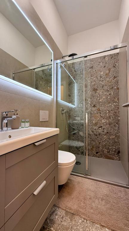 Riva Waterfront Apartments photo 3