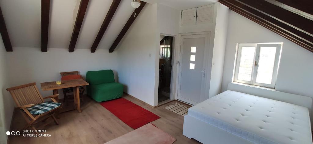 Secluded family friendly house Skrip photo 2