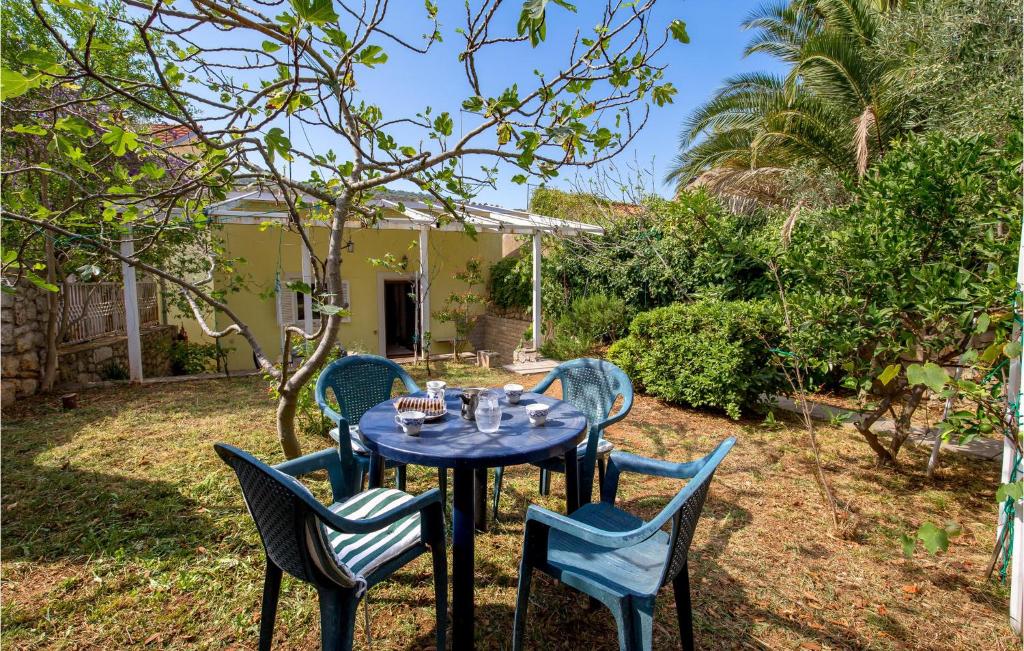 1 Bedroom Nice Apartment In Veli Losinj photo 2