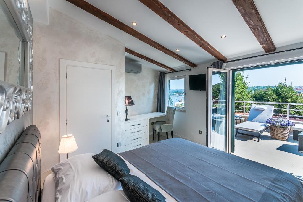 Royal Villa photo 2