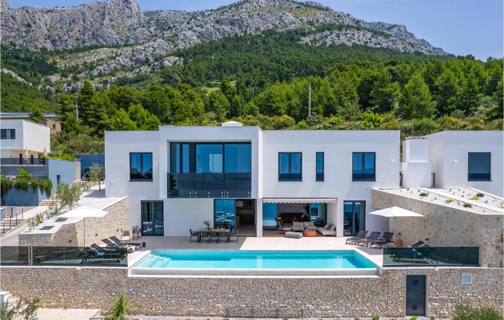 Pet Friendly Home In Omis With Sauna — photo 1
