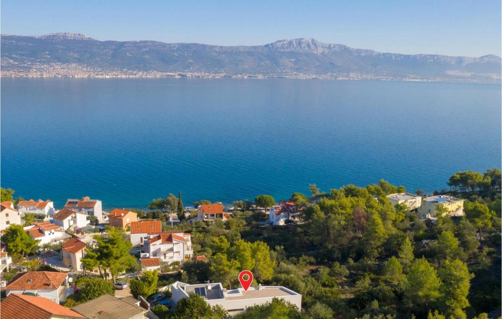 Gorgeous Home In Slatine With Wifi photo 2