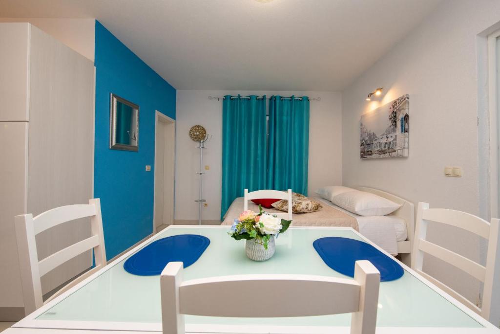 Studio Apartments Mack - BLUE photo 2
