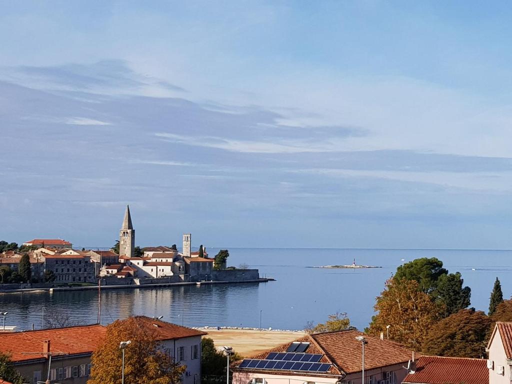 Sea view apartment Poreč — photo 1