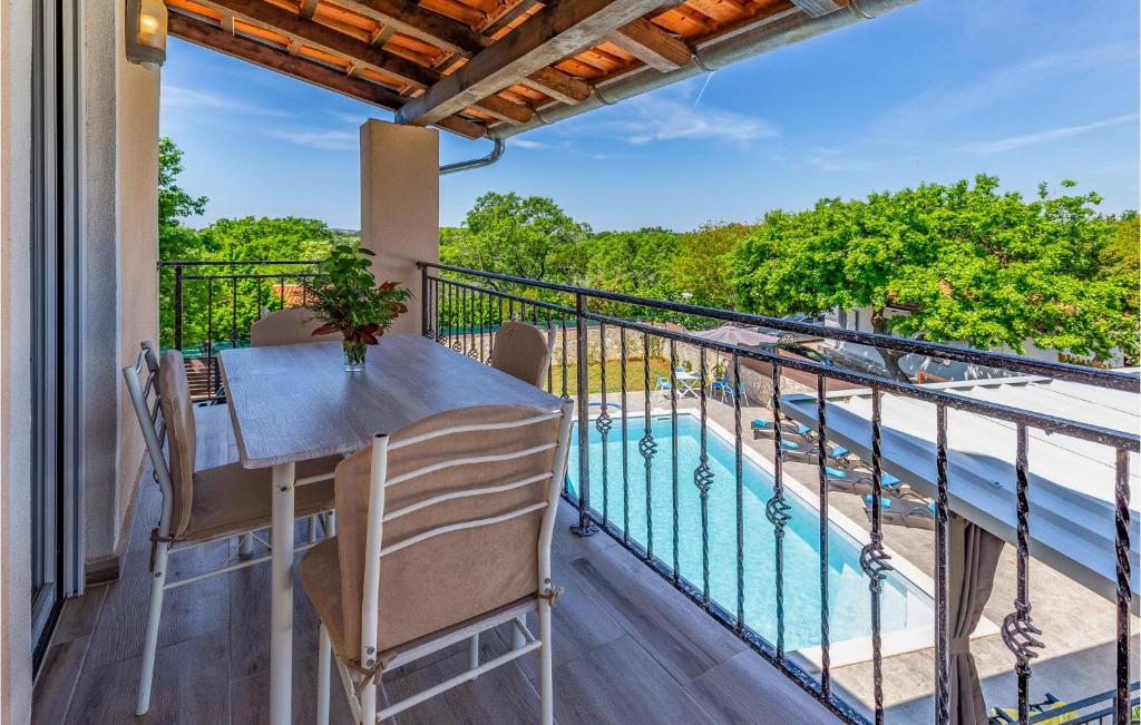 Amazing House With Pool photo 3