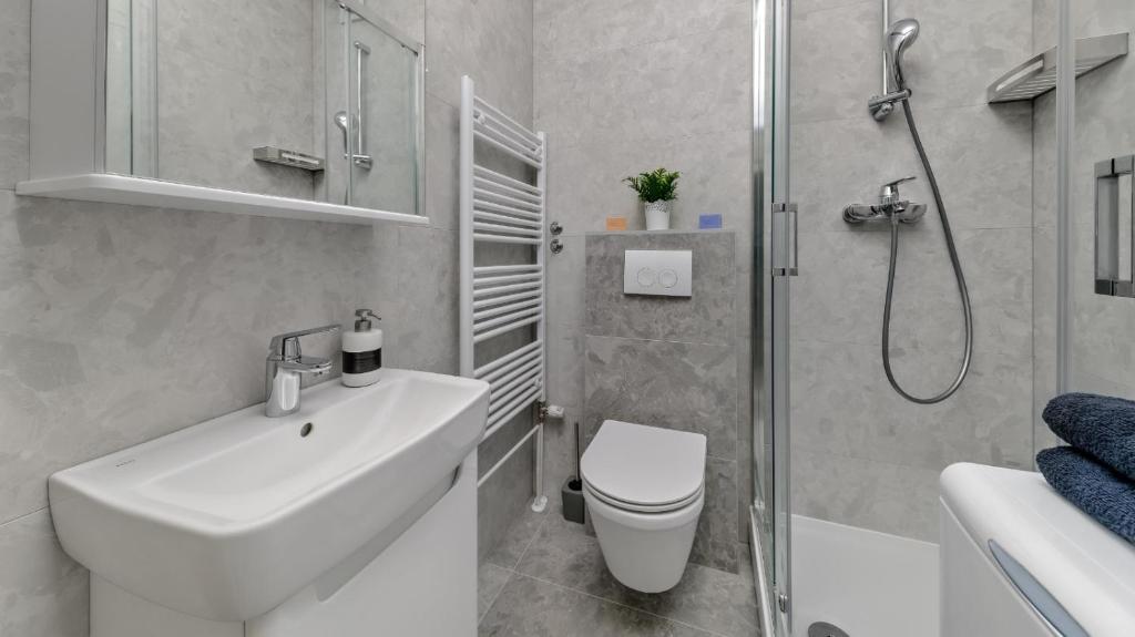 Aurelia's Stylish Place with FREE parking photo 3