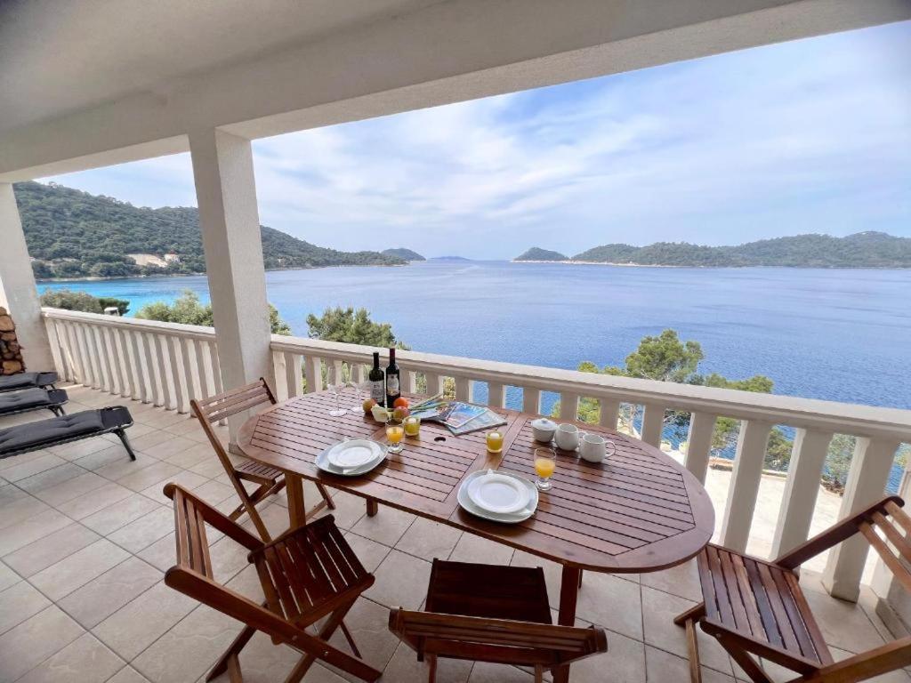 Terrace apartment with panoramic seaview — photo 1