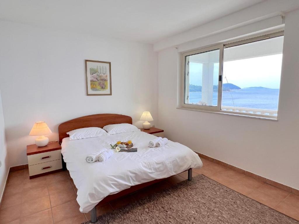 Terrace apartment with panoramic seaview photo 2