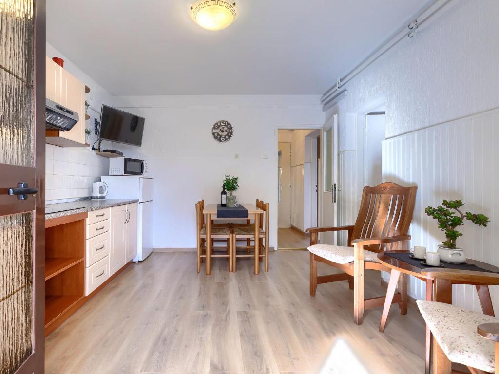 Apartment Zrinka-2 by Interhome photo 3