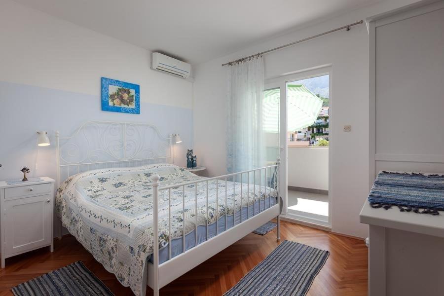 Apartments by the sea Podgora photo 2