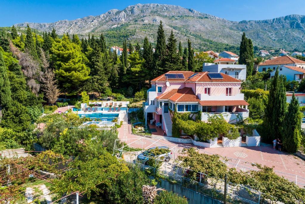 Family friendly apartments with a swimming pool Mlini photo 2