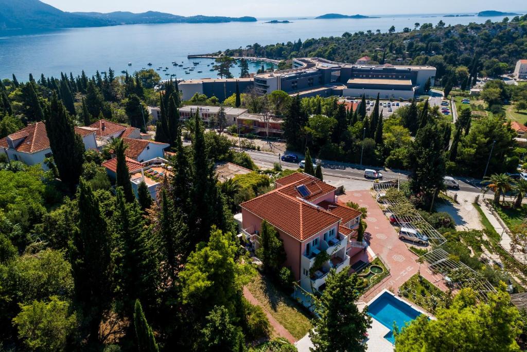 Family friendly apartments with a swimming pool Mlini photo 3