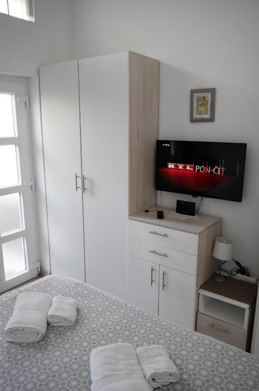 Apartment Mate photo 3