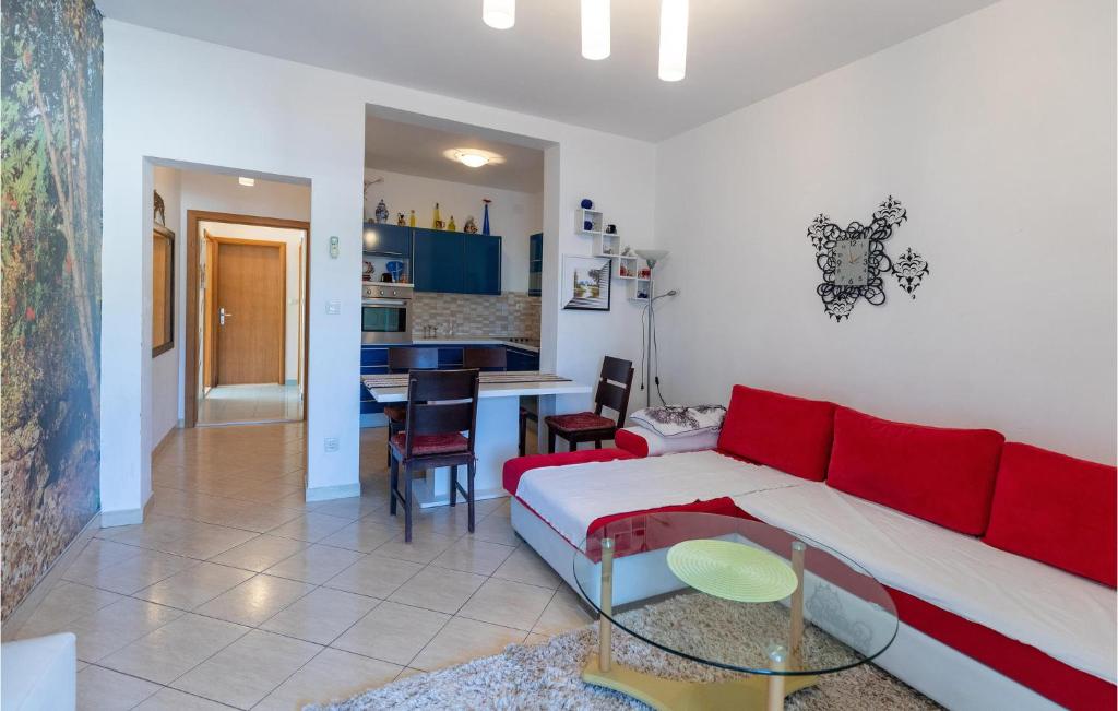 Two-Bedroom Apartment In Klek photo 3