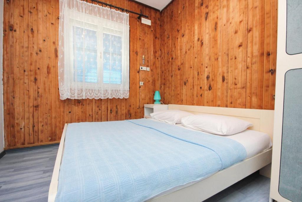 Apartments by the sea Stara Novalja photo 2