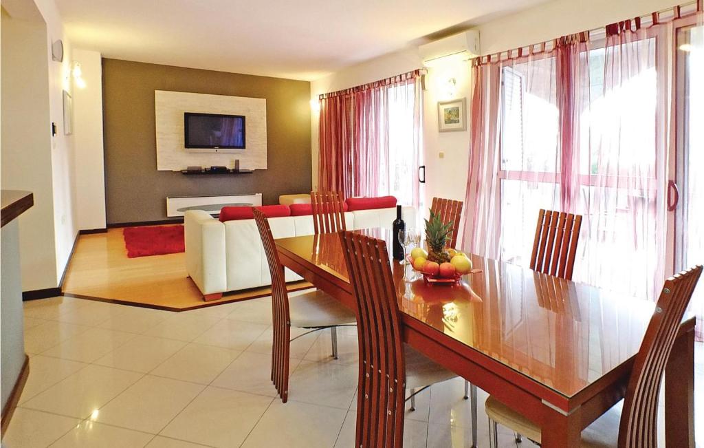 Stunning Apartment In Kastel Stafilic photo 2