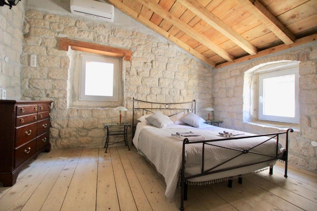 Town House in the centre of historic Trogir photo 2