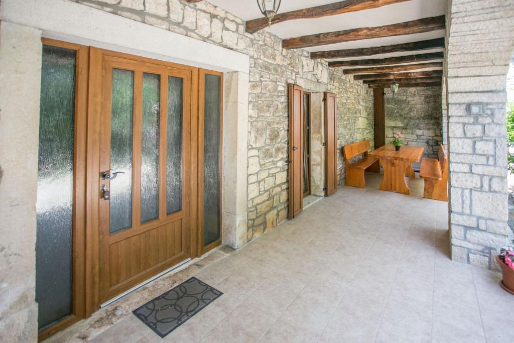 Rustic villa Casa Mendula with grill in Tinjan photo 2