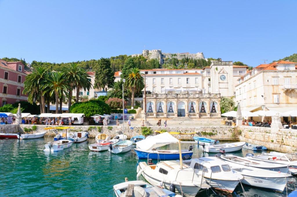 Studio Apartment in Hvar Town with Sea View photo 2