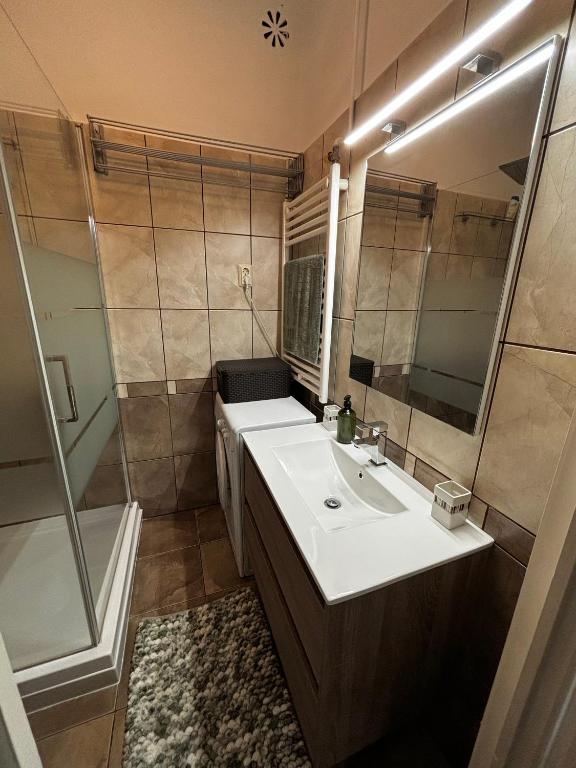 Under The Castle photo 3