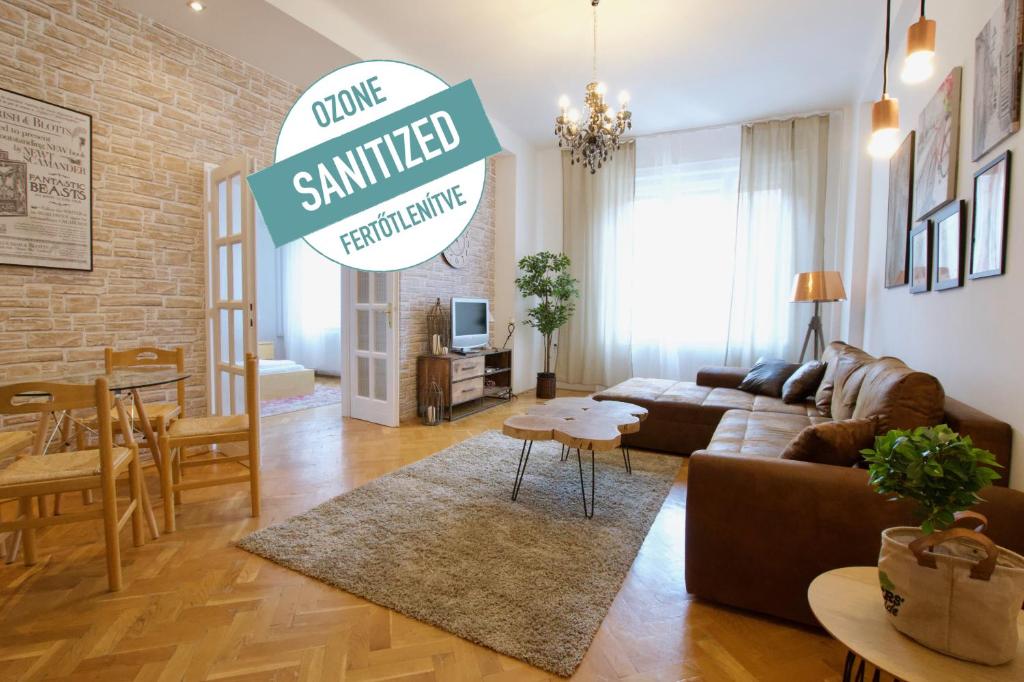 Standard Apartment by Hi5 - Madách Imre 1 — photo 1