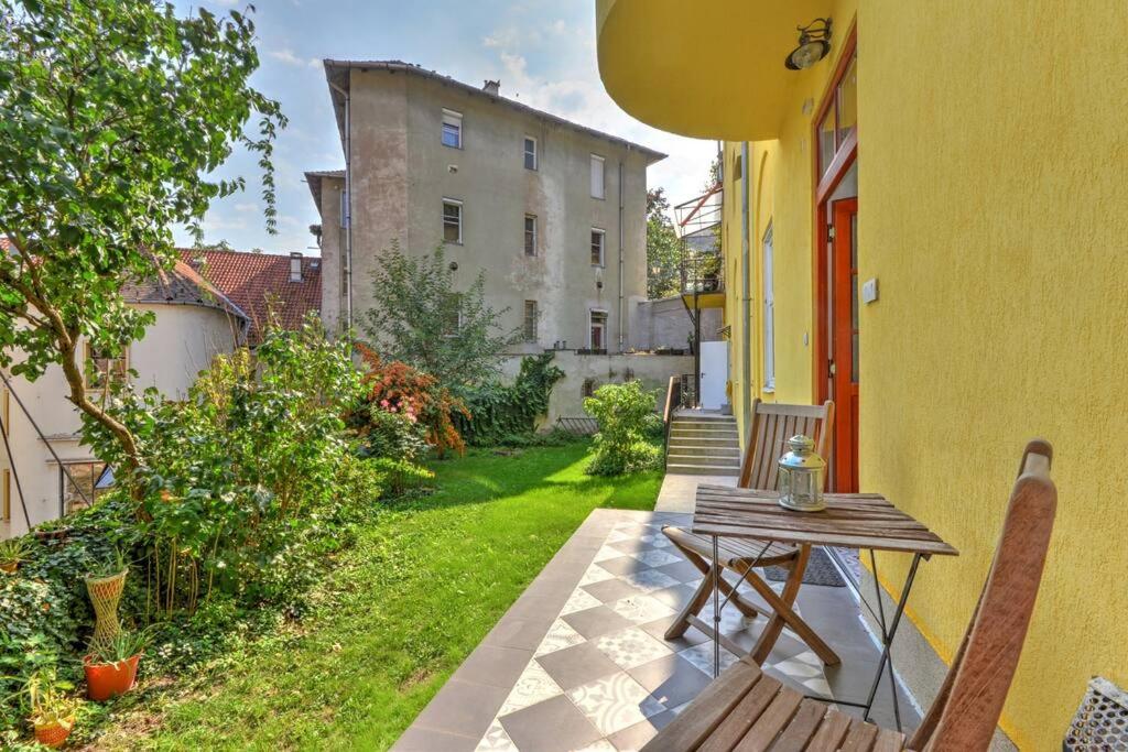 Castle hill garden studio — photo 1