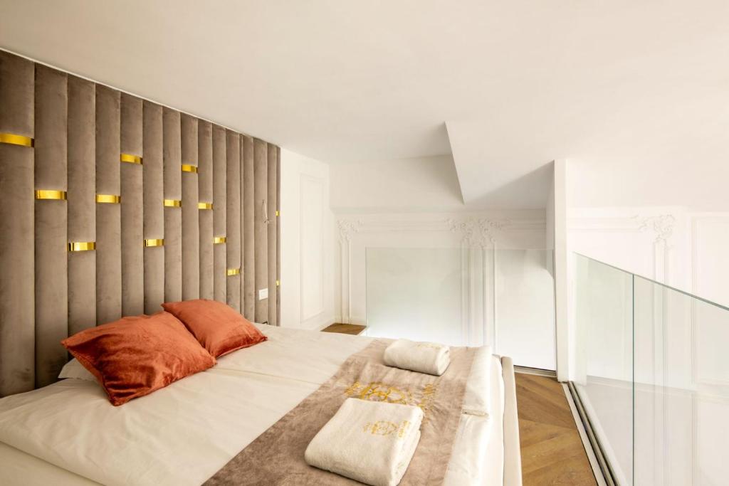 JACUZZI ROYAL SUITE photo 2