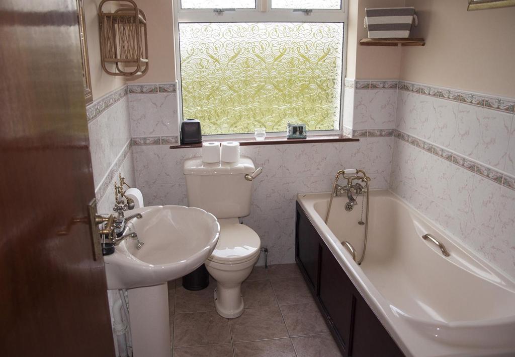 Eagle View Holiday Home by Trident Holiday Homes photo 3