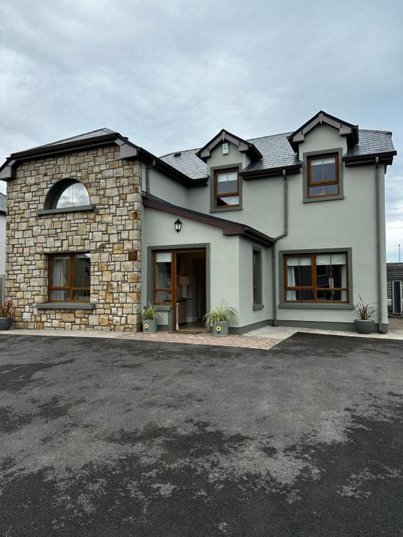 54 Stracomer Hill Bundoran — photo 1