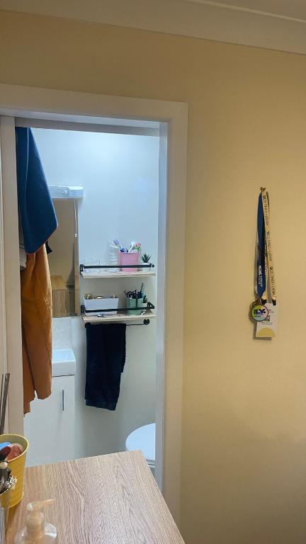 Small 1 bedroom Apartment near city centre photo 3