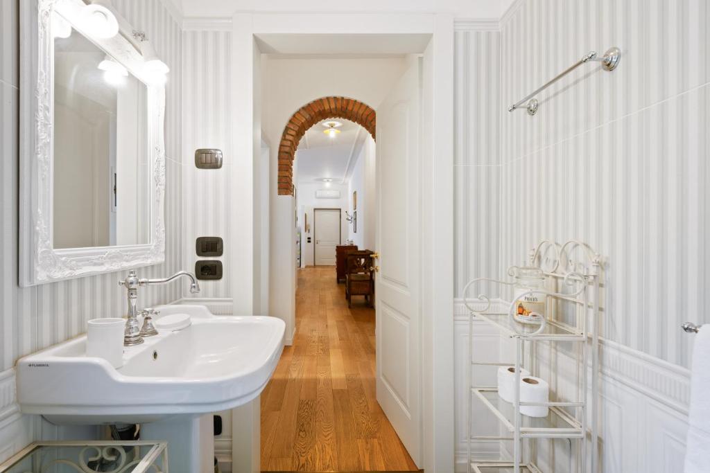 San Vitale Elegant Flat photo 3