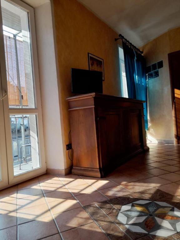 Silenzioso vicino Stazione Università ospedali photo 3