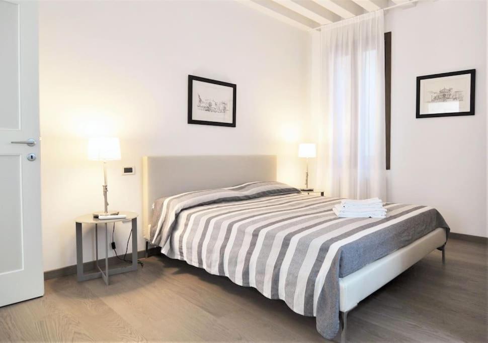 Stylish apartment 100 meters from San Marco square photo 2