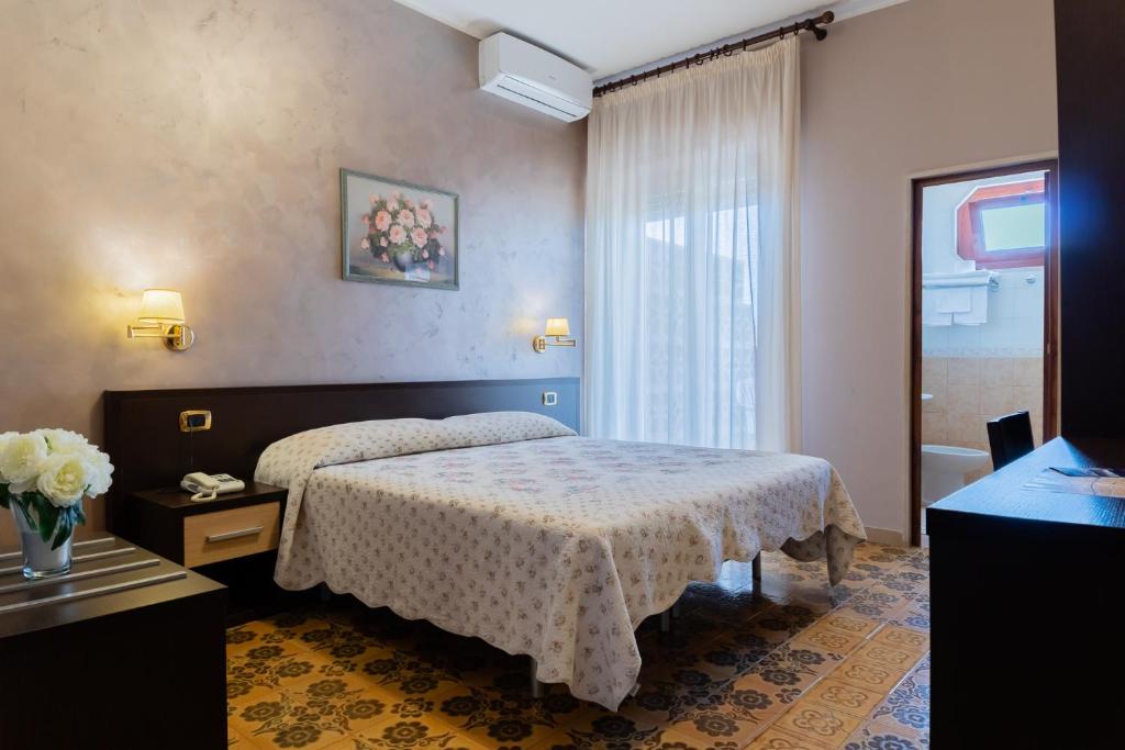 Hotel Riviera photo 2