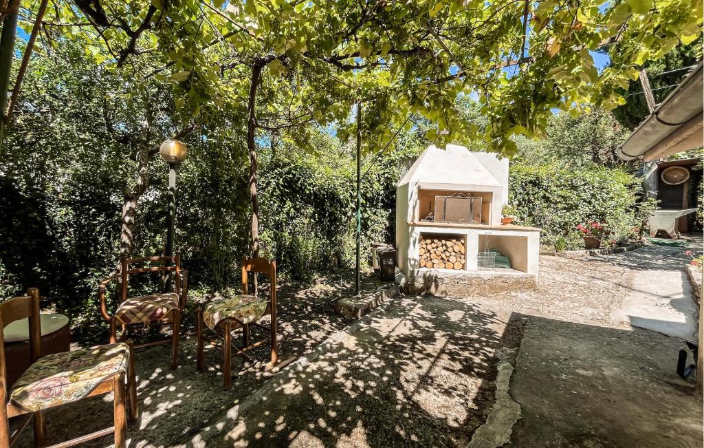 2 Bedroom Pet Friendly Home In Todi photo 2