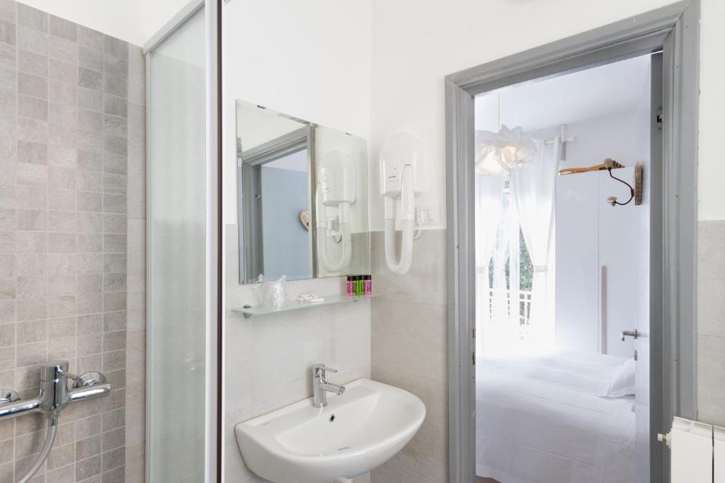 Hotel Spot Varazze photo 2
