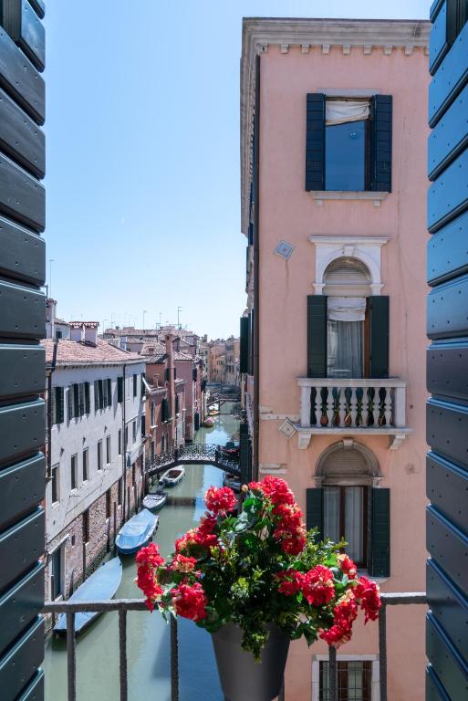 Casanova Deluxe Apartment by Wonderful Italy photo 3
